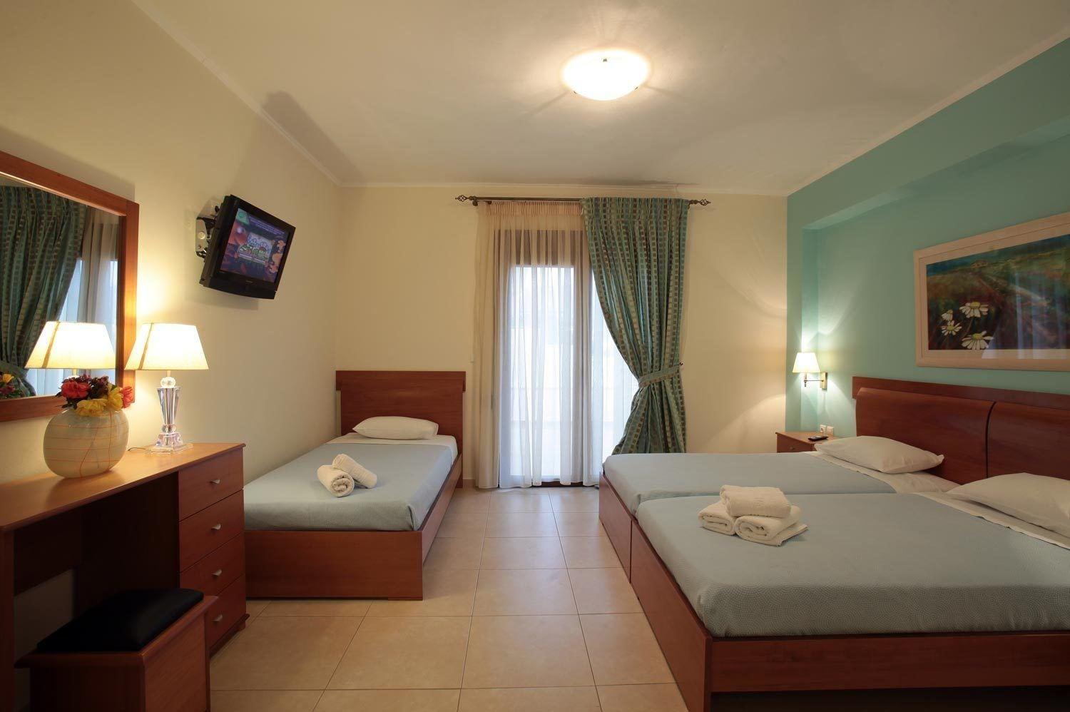 Kyniska Hotel Плітра Екстер'єр фото