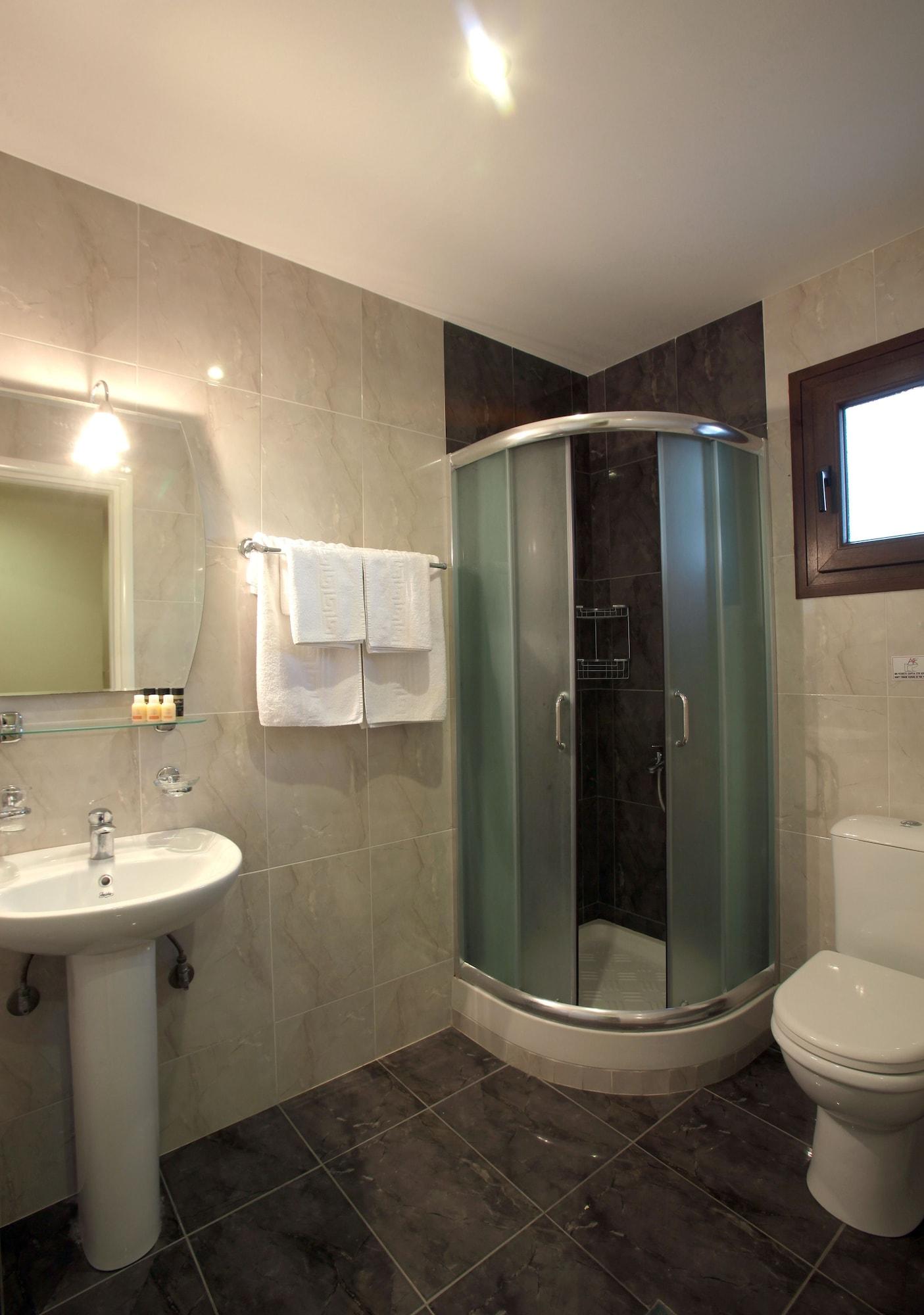Kyniska Hotel Плітра Екстер'єр фото
