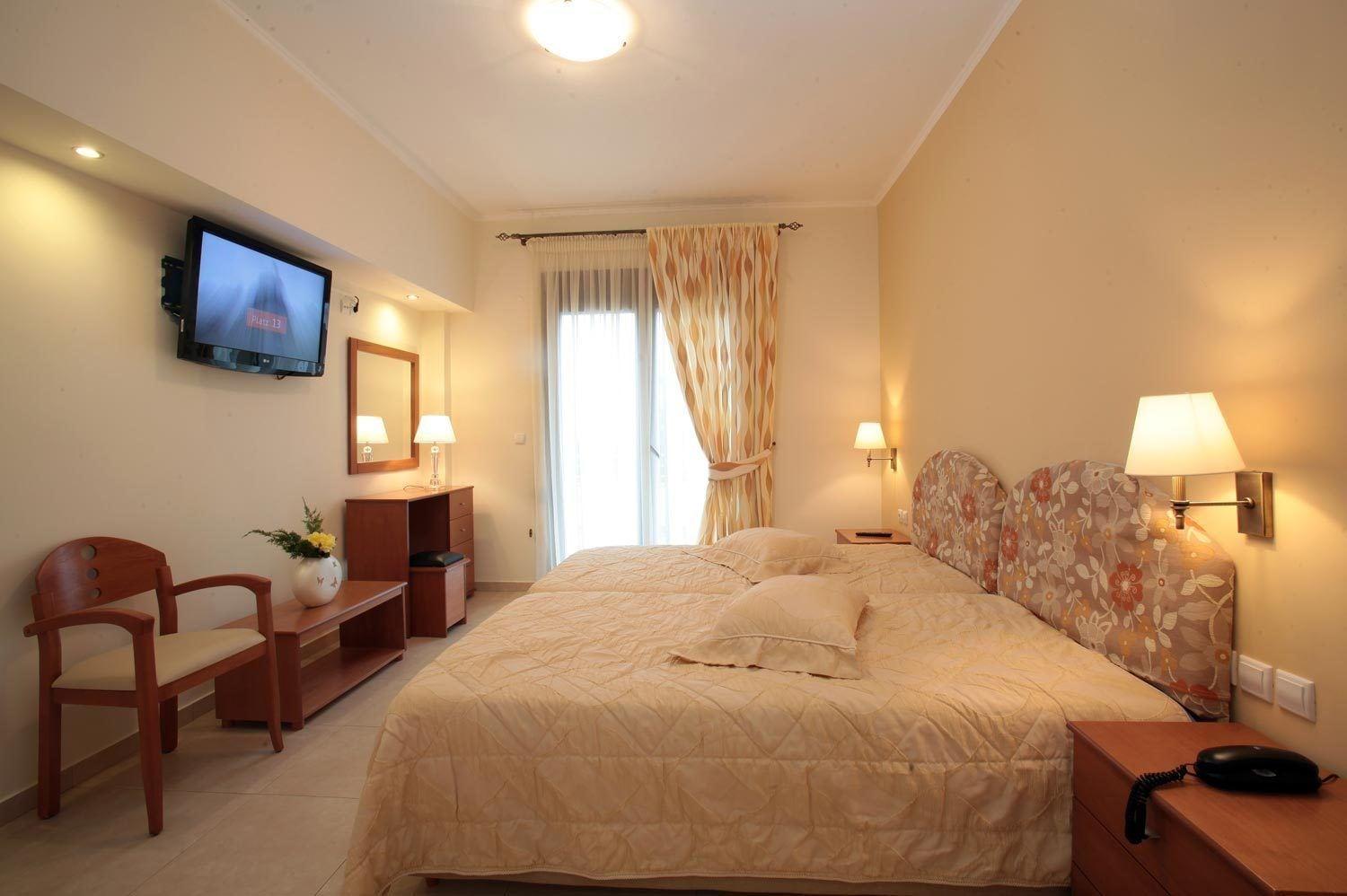 Kyniska Hotel Плітра Екстер'єр фото