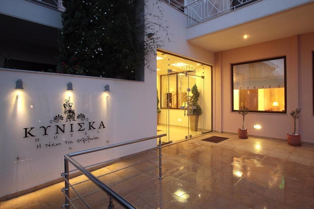 Kyniska Hotel Плітра Екстер'єр фото