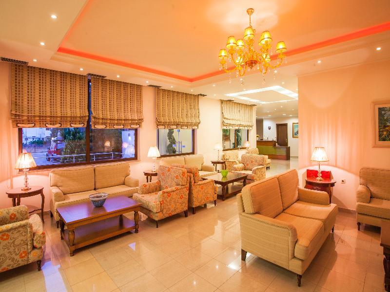 Kyniska Hotel Плітра Екстер'єр фото