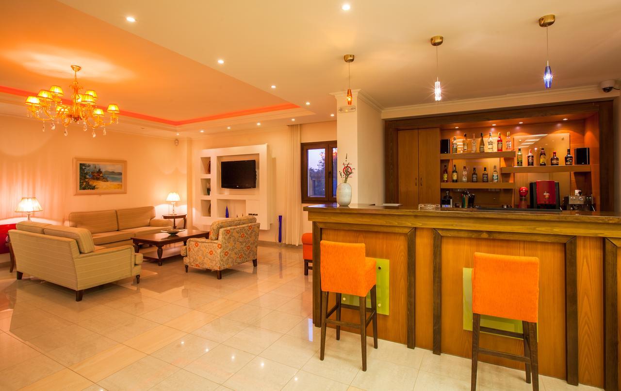 Kyniska Hotel Плітра Екстер'єр фото