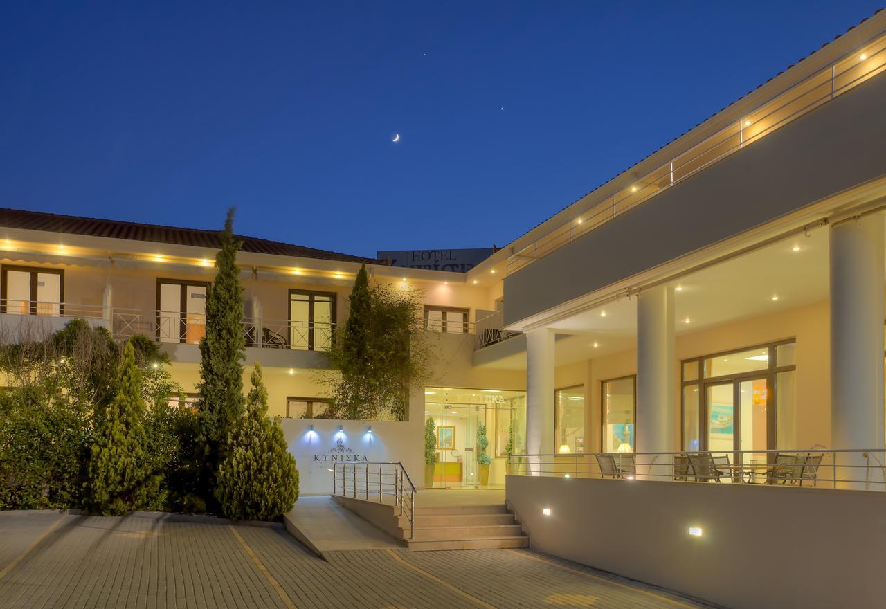 Kyniska Hotel Плітра Екстер'єр фото