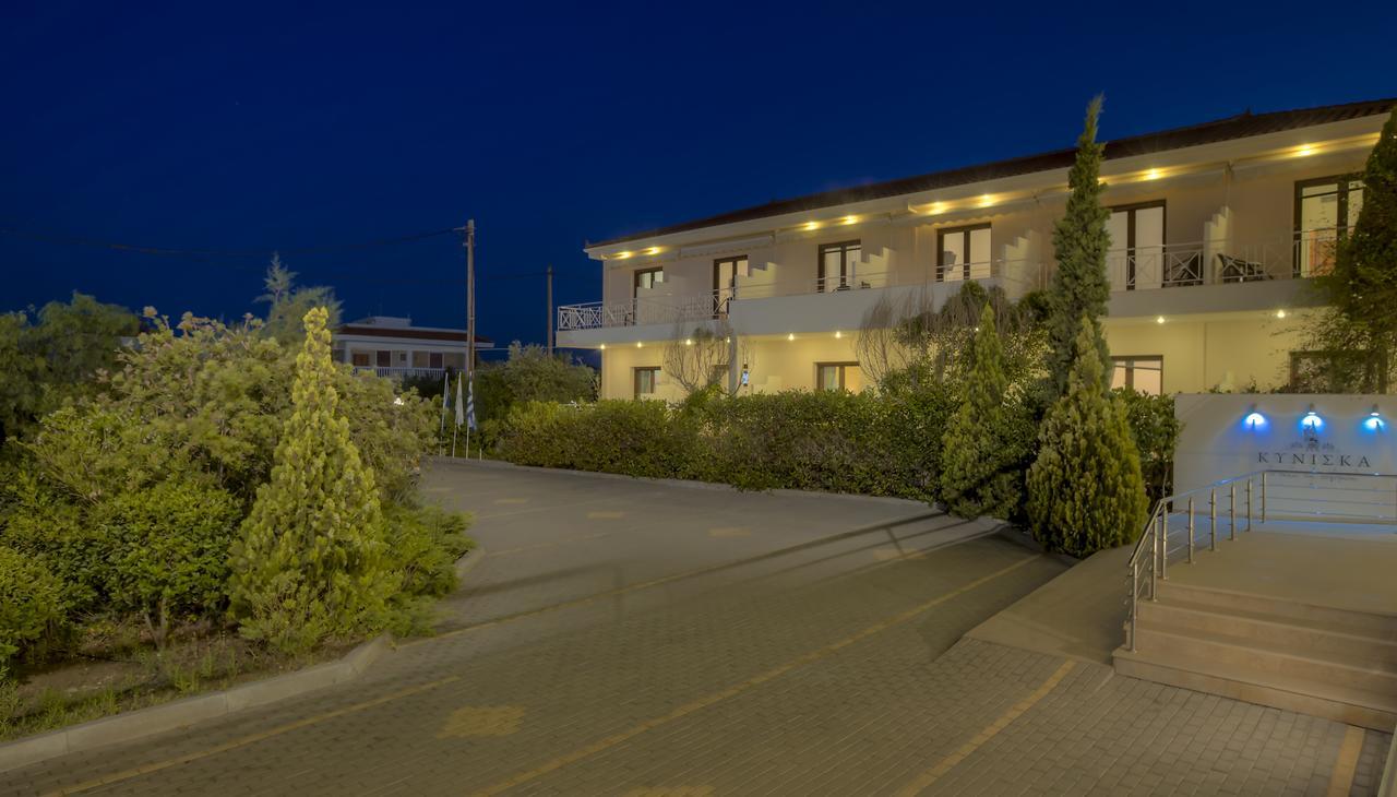 Kyniska Hotel Плітра Екстер'єр фото